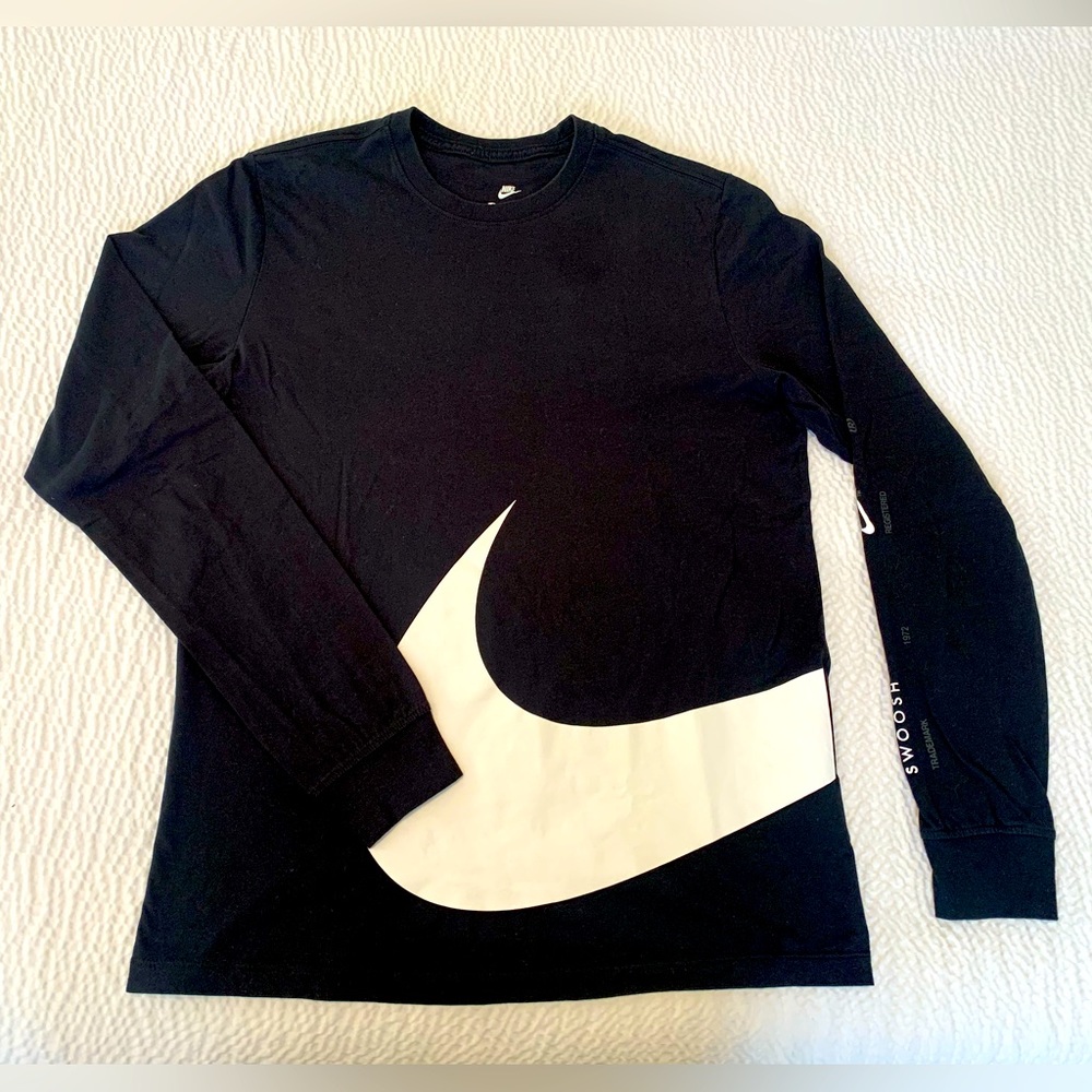 Nike tee Long Sleeve size M big swoosh